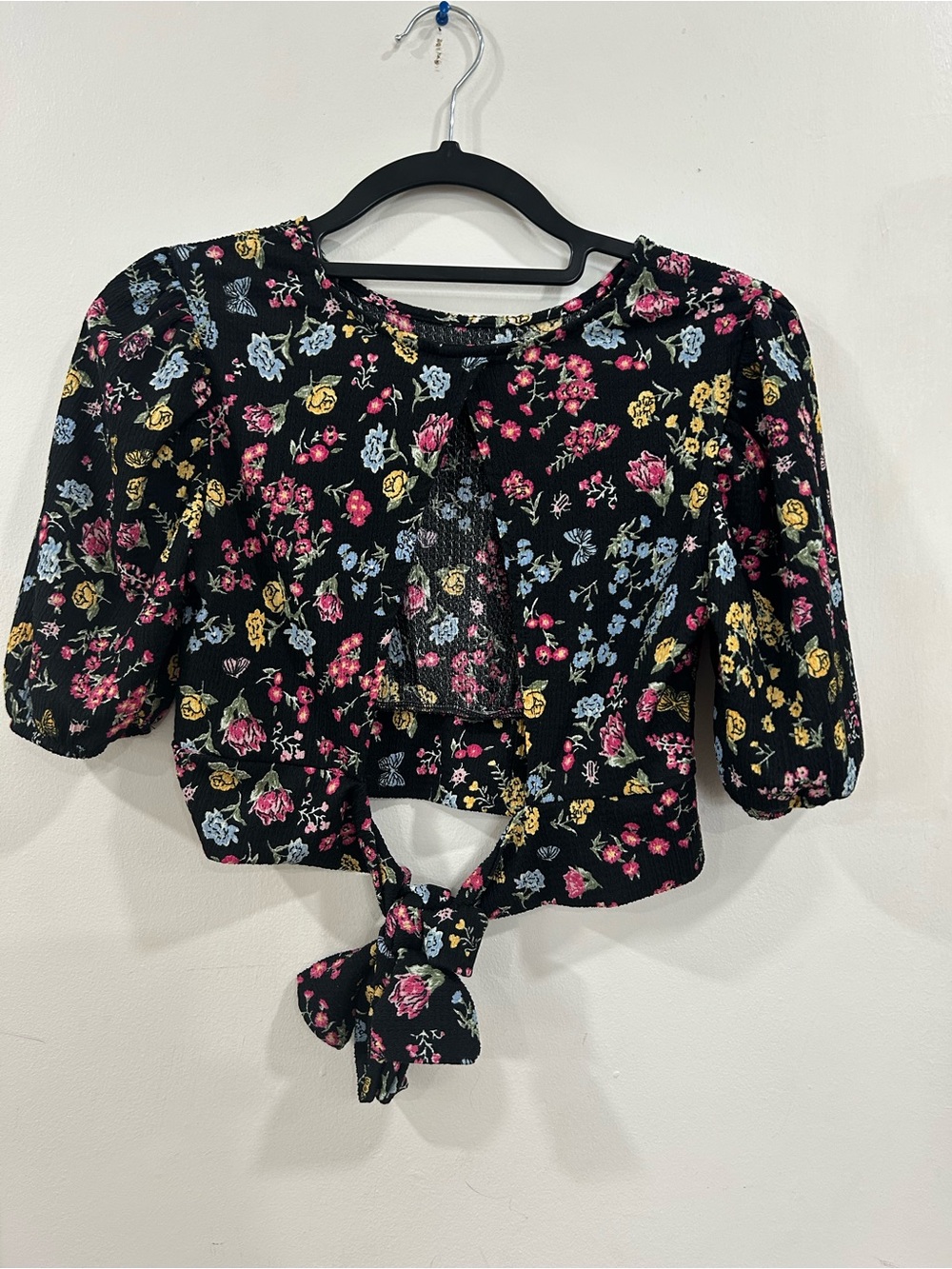Black Floral Open-Back Tie Crop Top size S - Picture 3 of 3